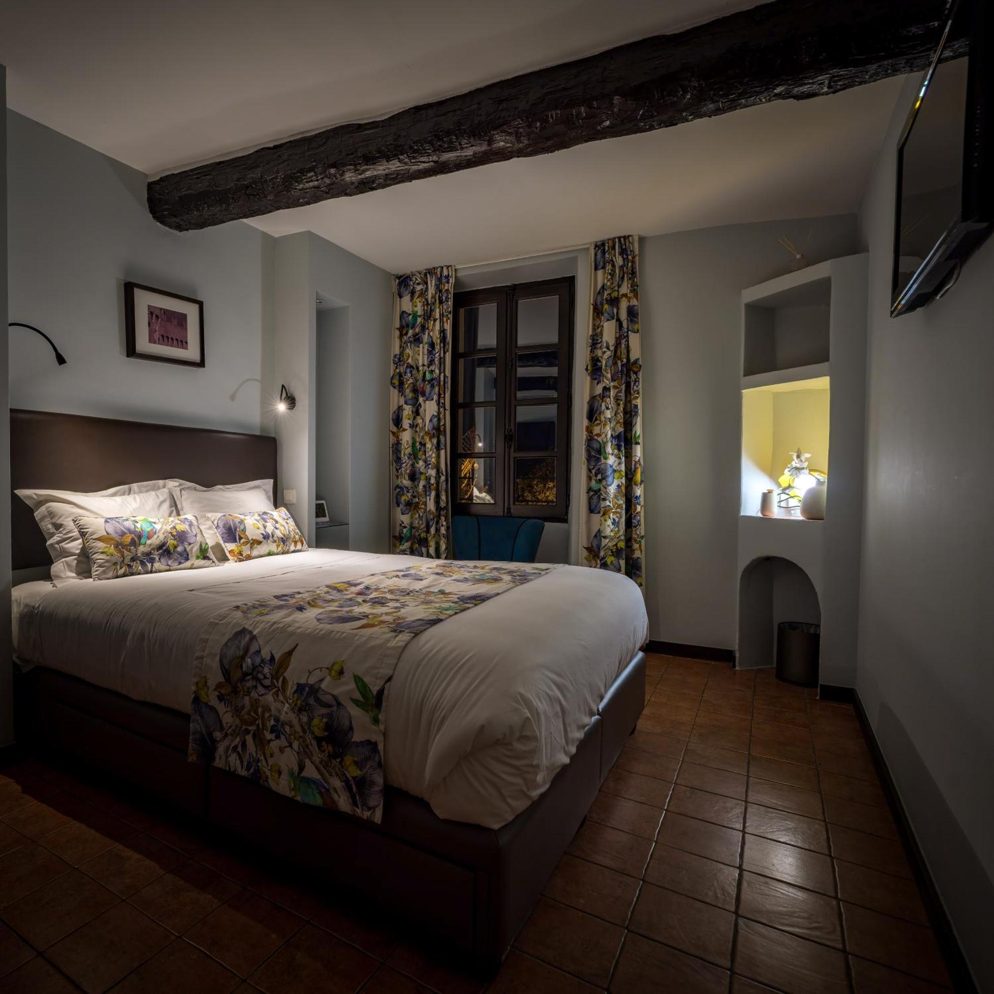 Le Grimaldi Bed and Breakfast Cagnes-sur-Mer Exteriör bild