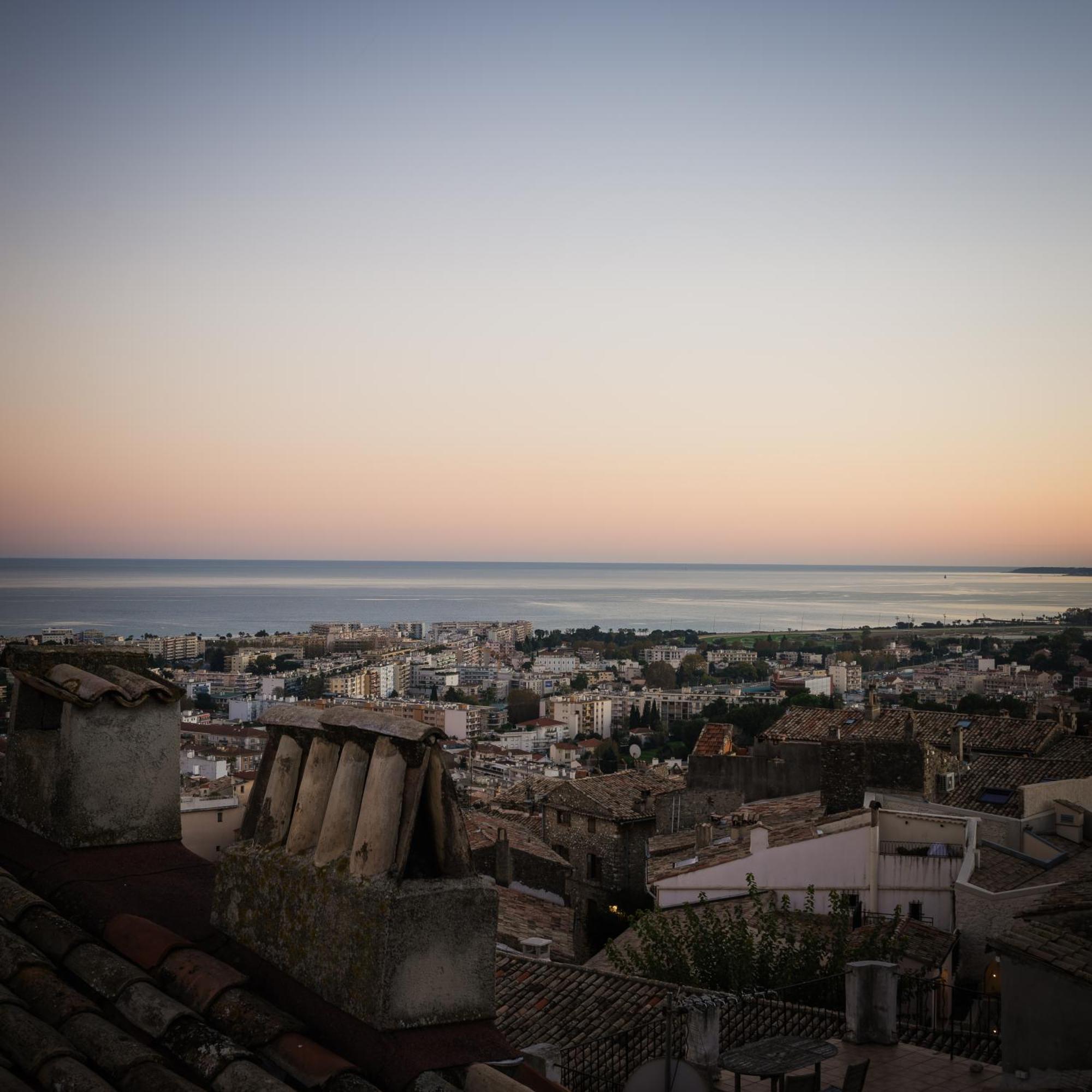 Le Grimaldi Bed and Breakfast Cagnes-sur-Mer Exteriör bild