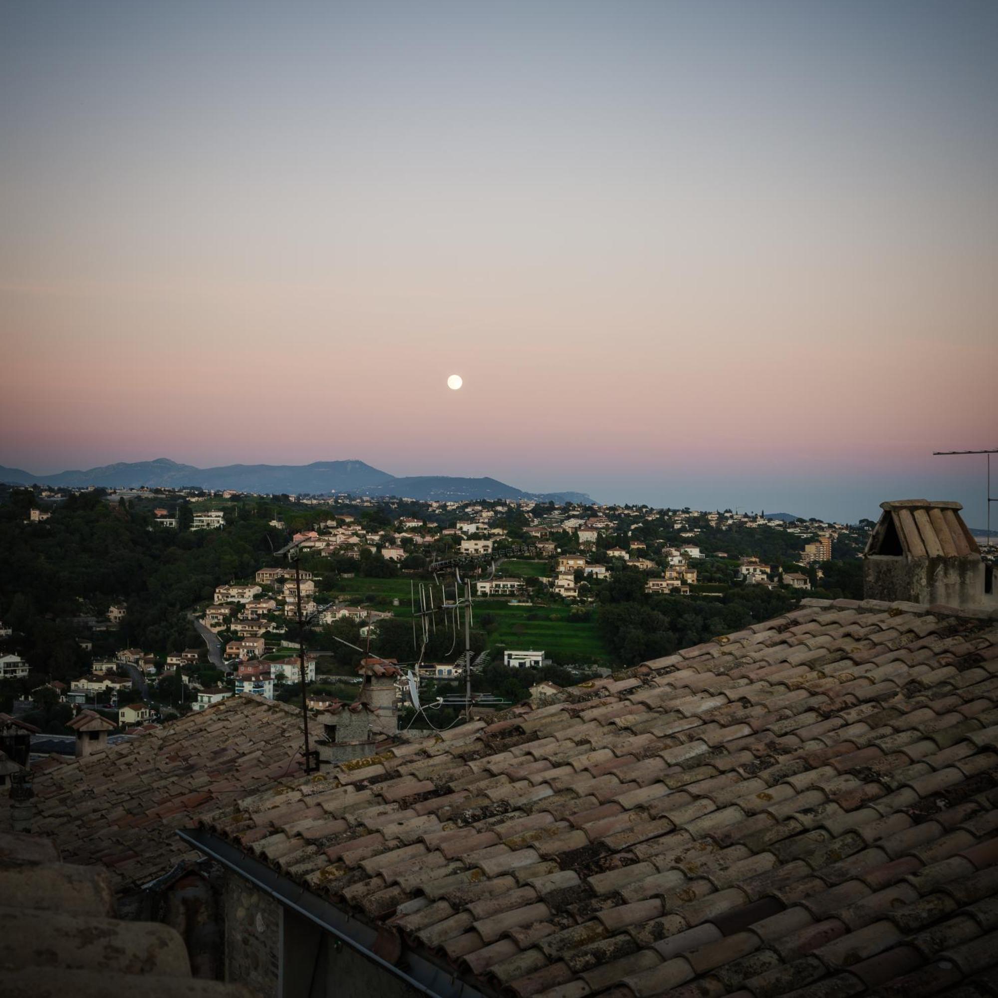 Le Grimaldi Bed and Breakfast Cagnes-sur-Mer Exteriör bild