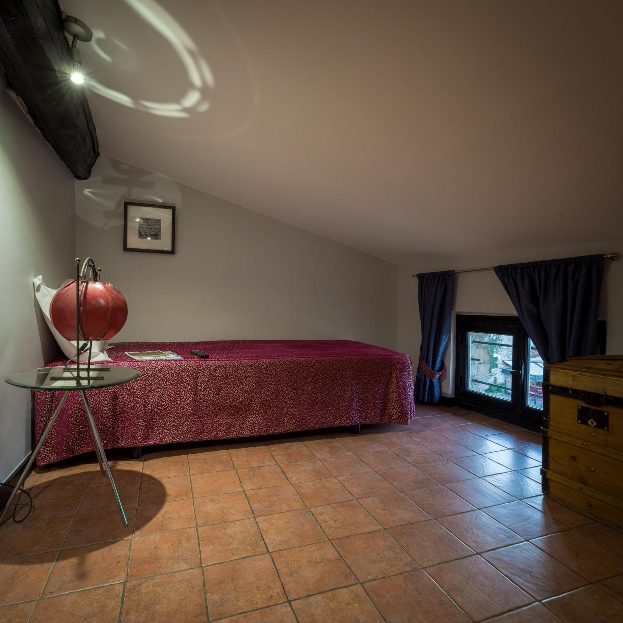 Le Grimaldi Bed and Breakfast Cagnes-sur-Mer Exteriör bild